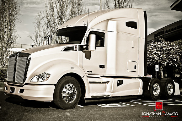 KENWORTH T680 & EXOTICS