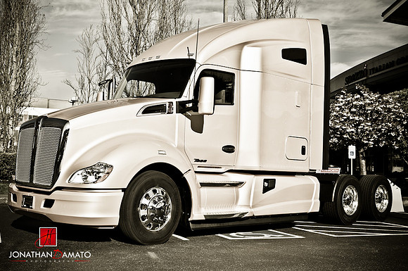 KENWORTH T680 & EXOTICS